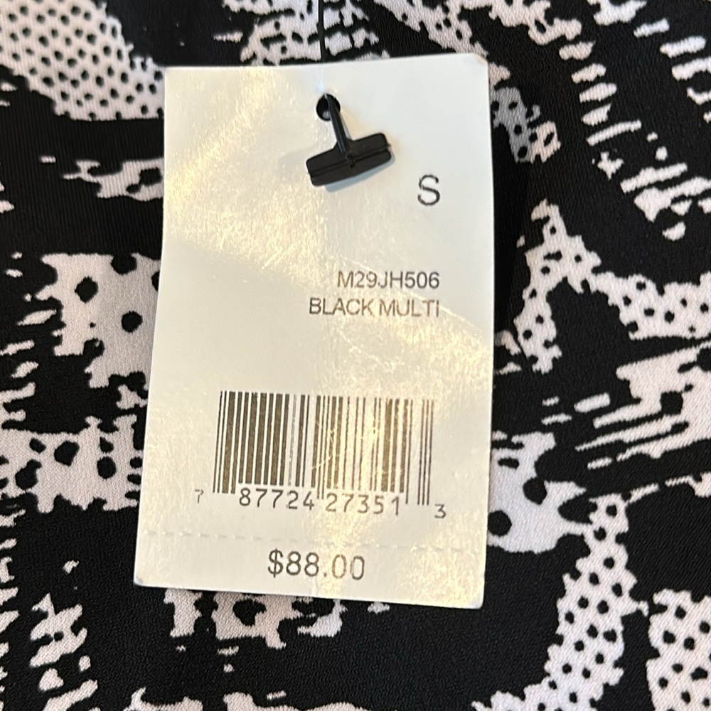 Tahari black and white animal print top - Picture 7 of 8